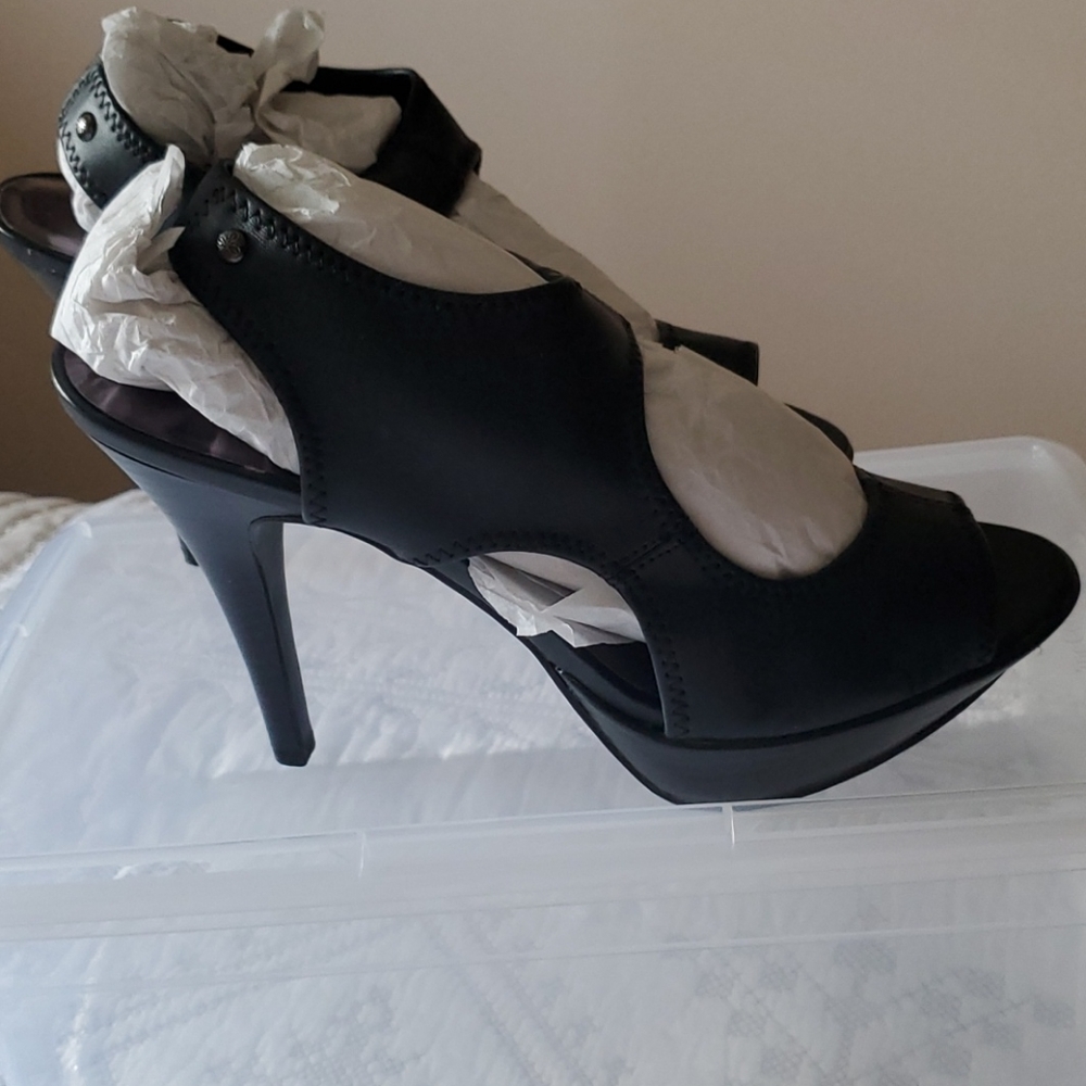 Simply Vera heel